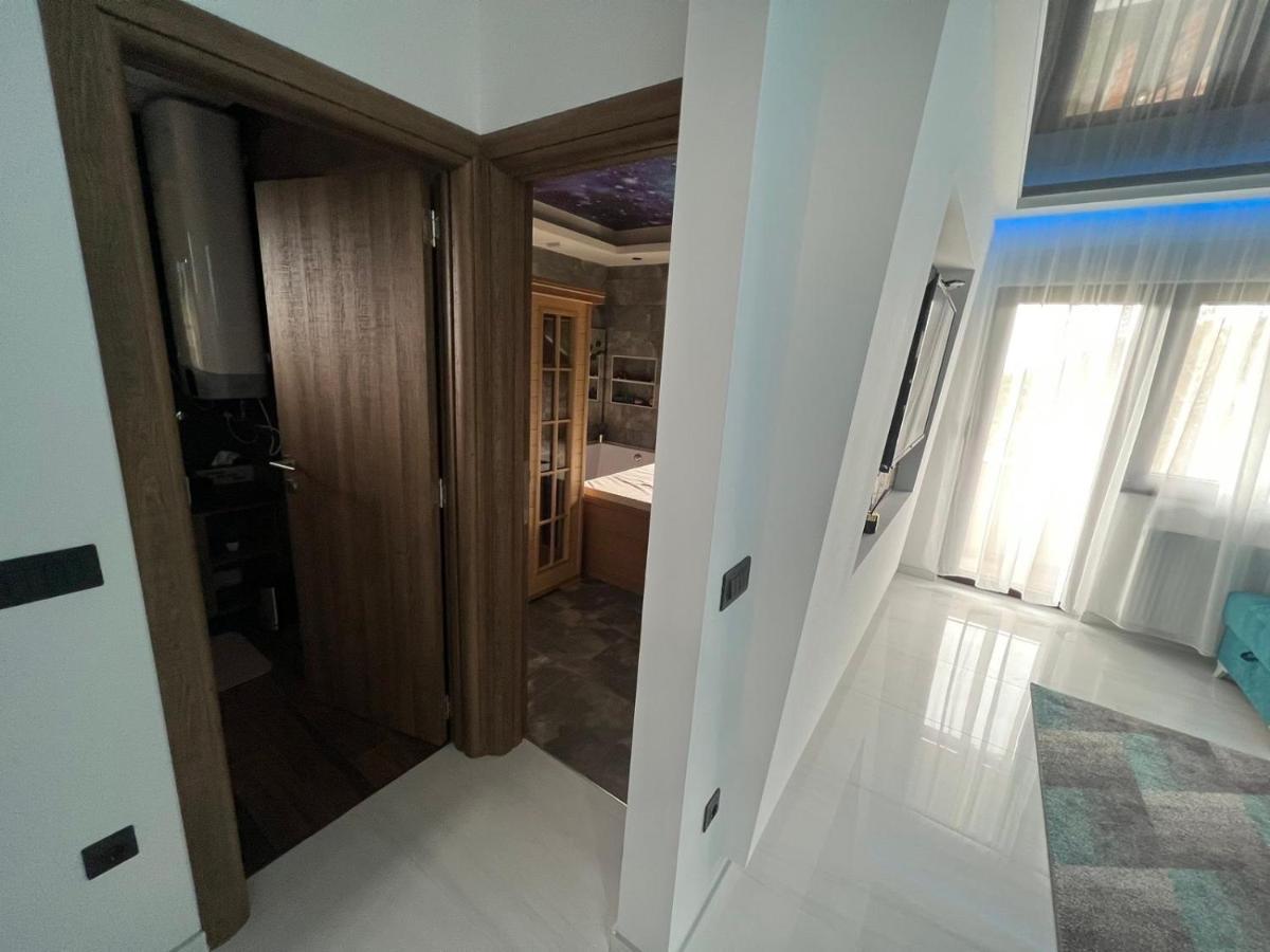 & Me Apartment *
